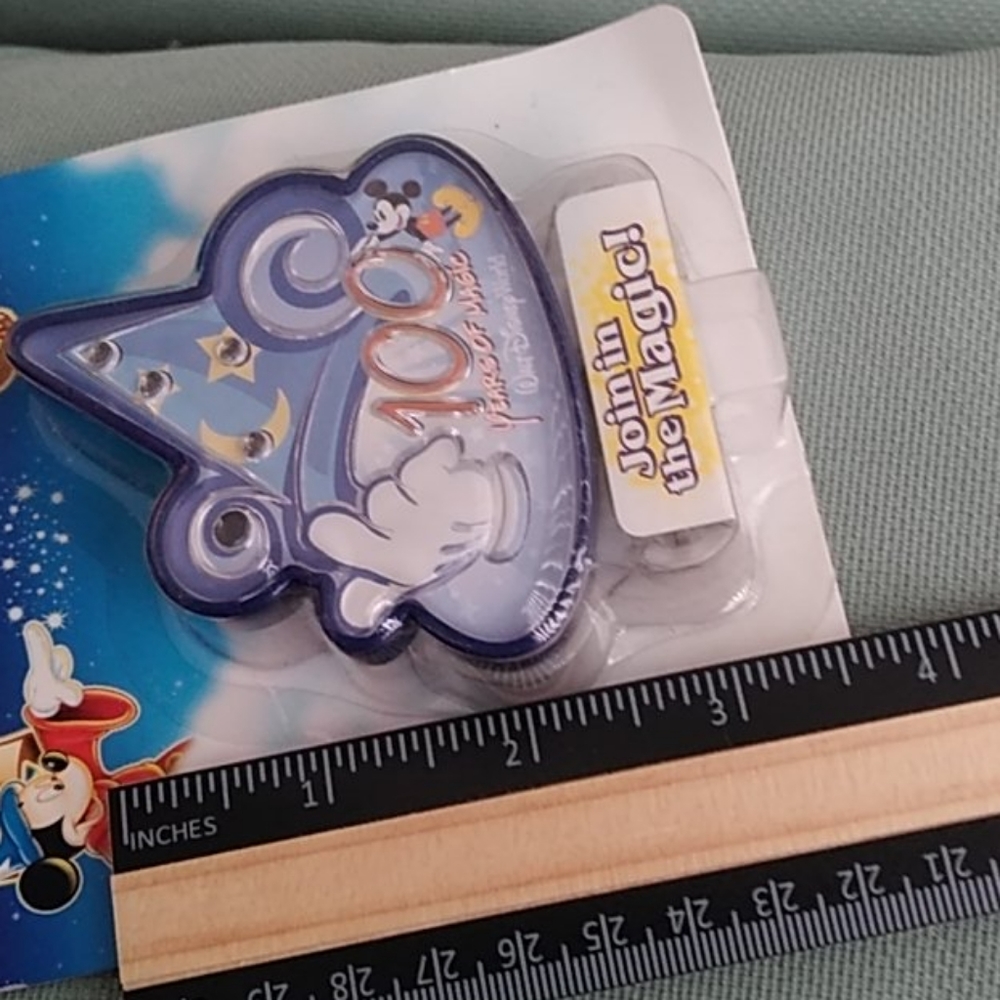WDW MAGICAL MOMENTS PIN - Picture 7 of 9